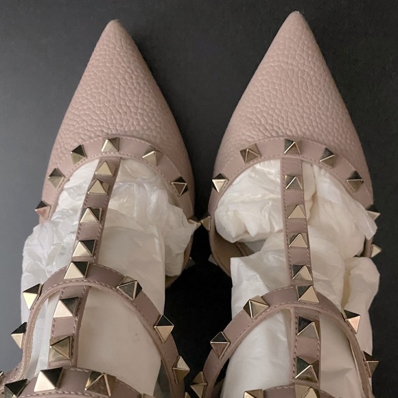 *SOLD* Valentino Garavani Calfskin Rockstud Pumps - Picture 8 of 10